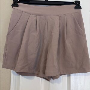 Wishlist Pleated Lined  High-Waist Women's Shorts in Taupe size small